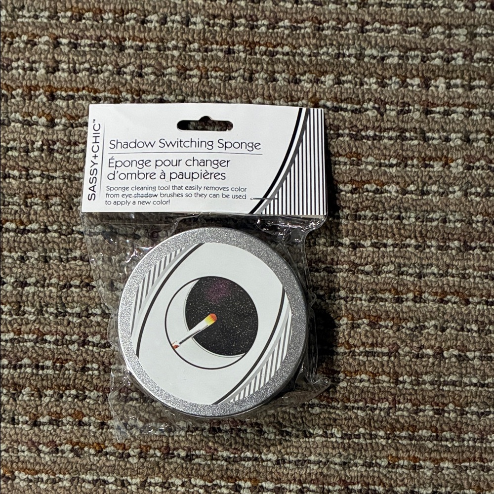 5/$25 Sassy+Chic Shadow Switching Sponge NWT Stocking stuffers gifts